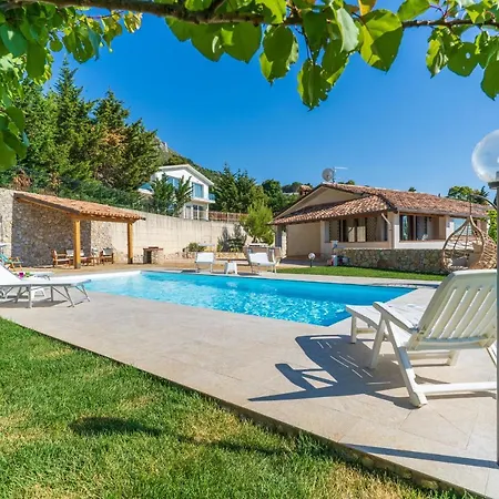 فيلة Romitello Con Piscina Total Relax *