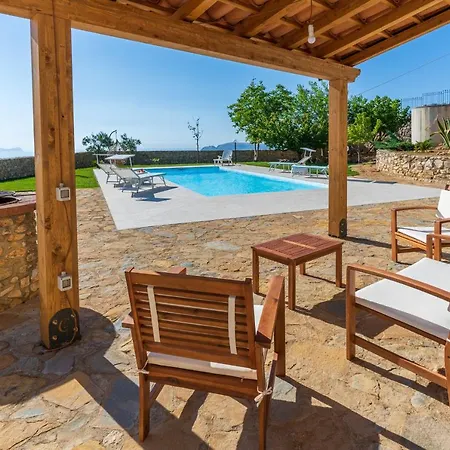 Romitello Con Piscina Total Relax فيلة